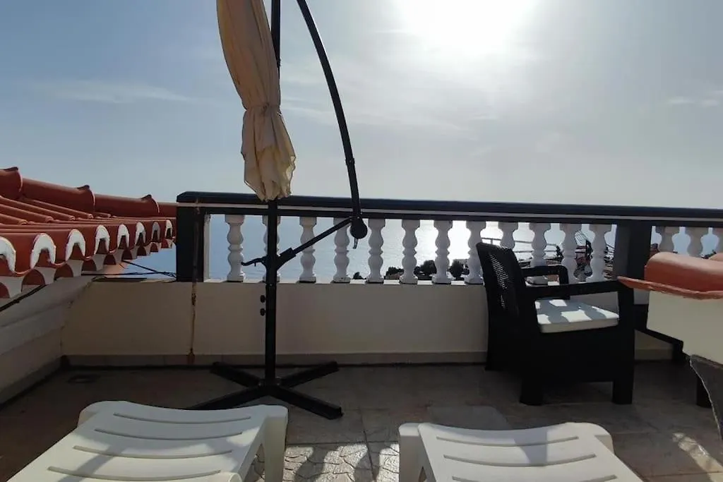 Sunny Rooftop & Perfect View Arco da Calheta  Arco da Calheta (Madeira)