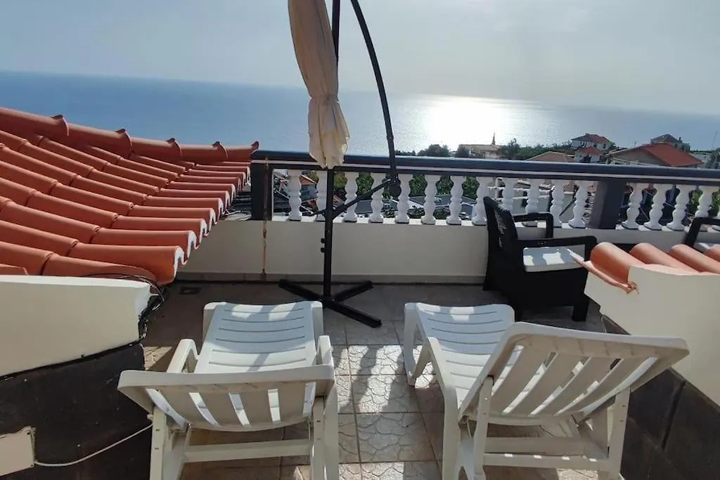 Sunny Rooftop & Perfect View Arco da Calheta  0*, Arco da Calheta (Madeira)